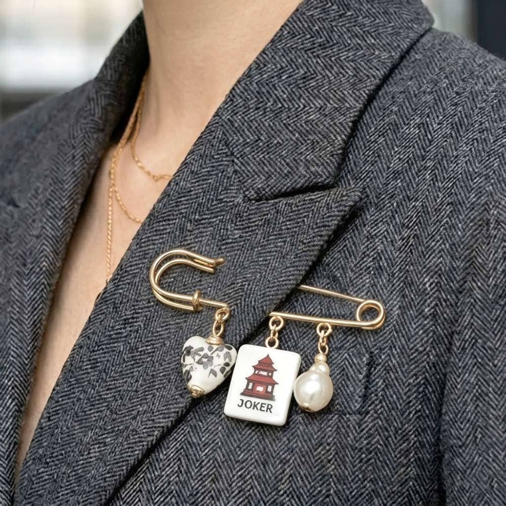 Floral Heart Mahjong Tile Pearl Charm Drop Safety Pin Brooch: Gold,White